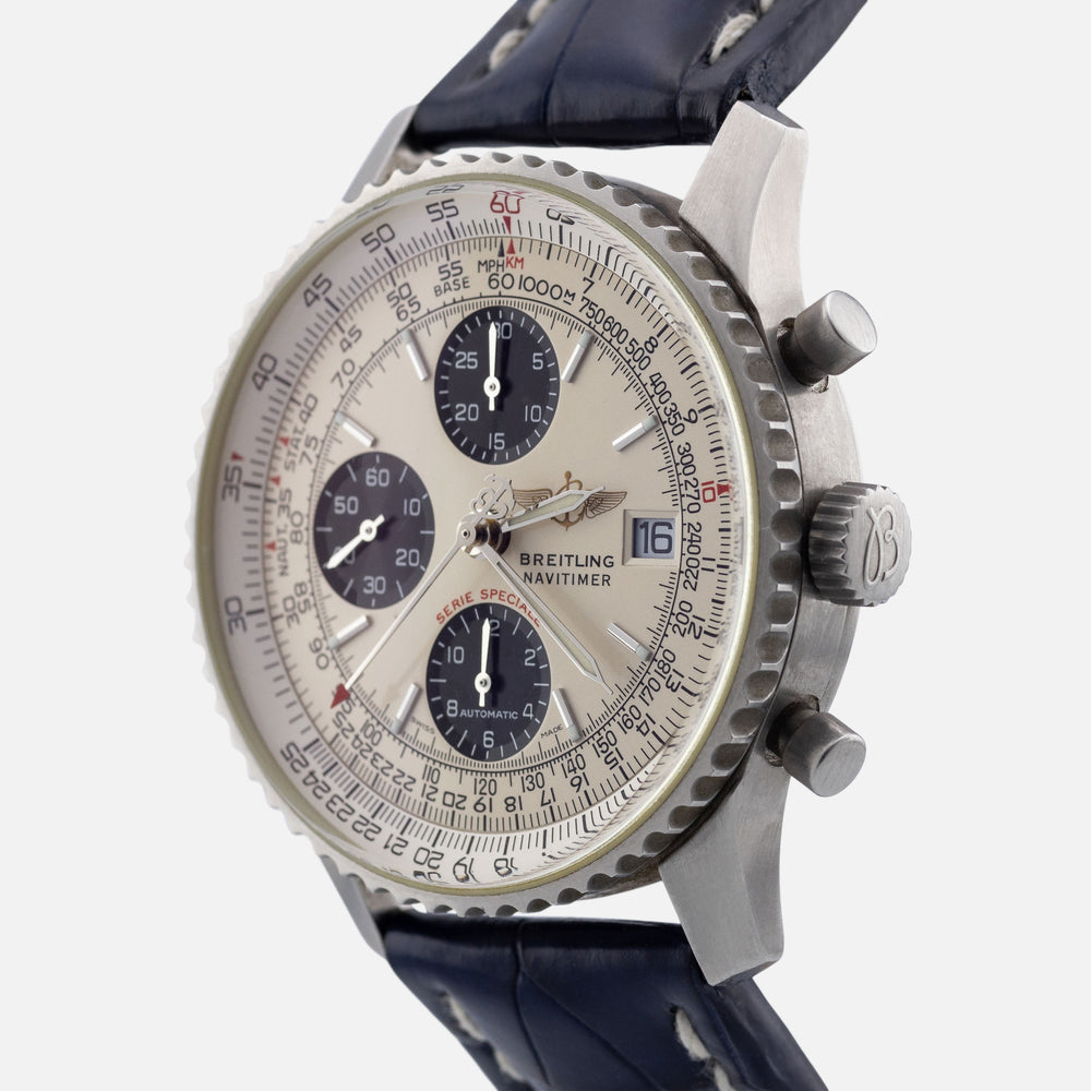 Breitling Navitimer 01 A13330 2