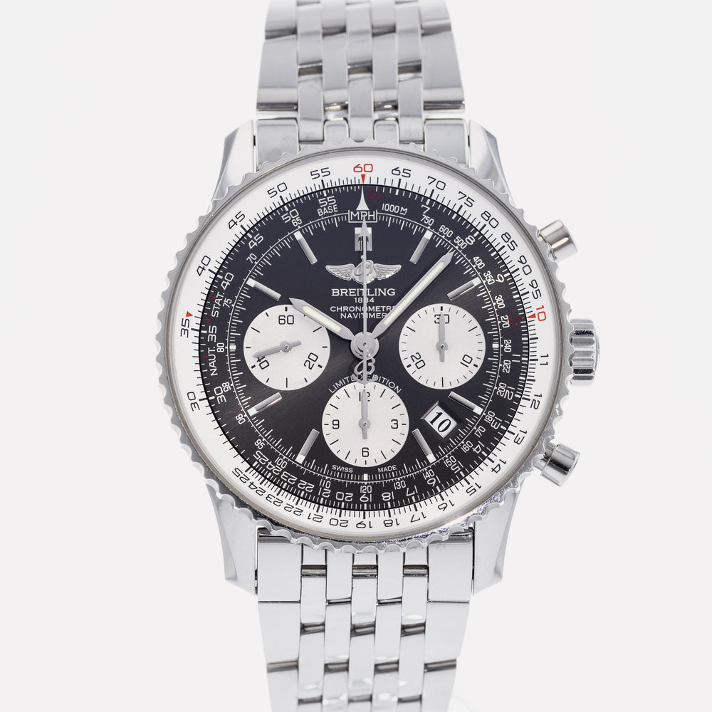 Breitling Navitimer 01 AB0121 1