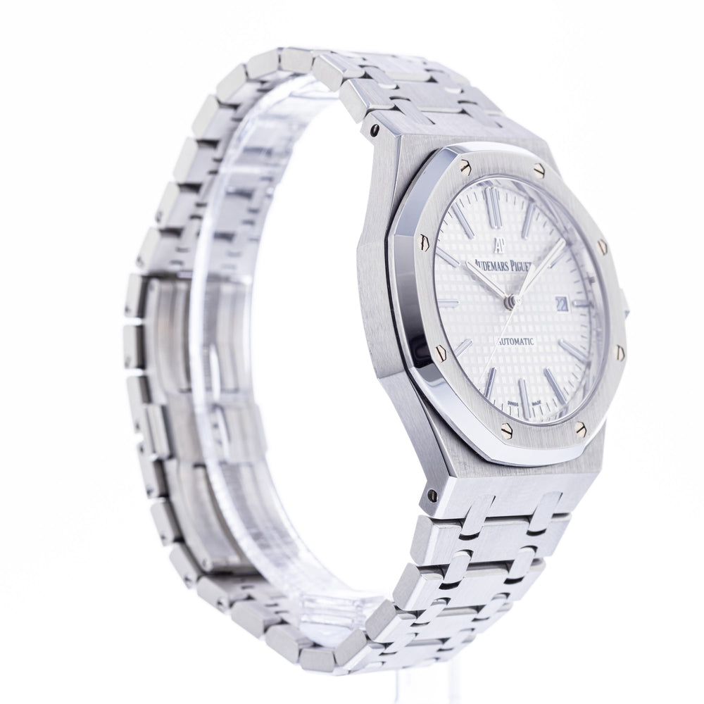 Audemars Piguet Royal Oak 15400ST.OO.1220ST.02 6