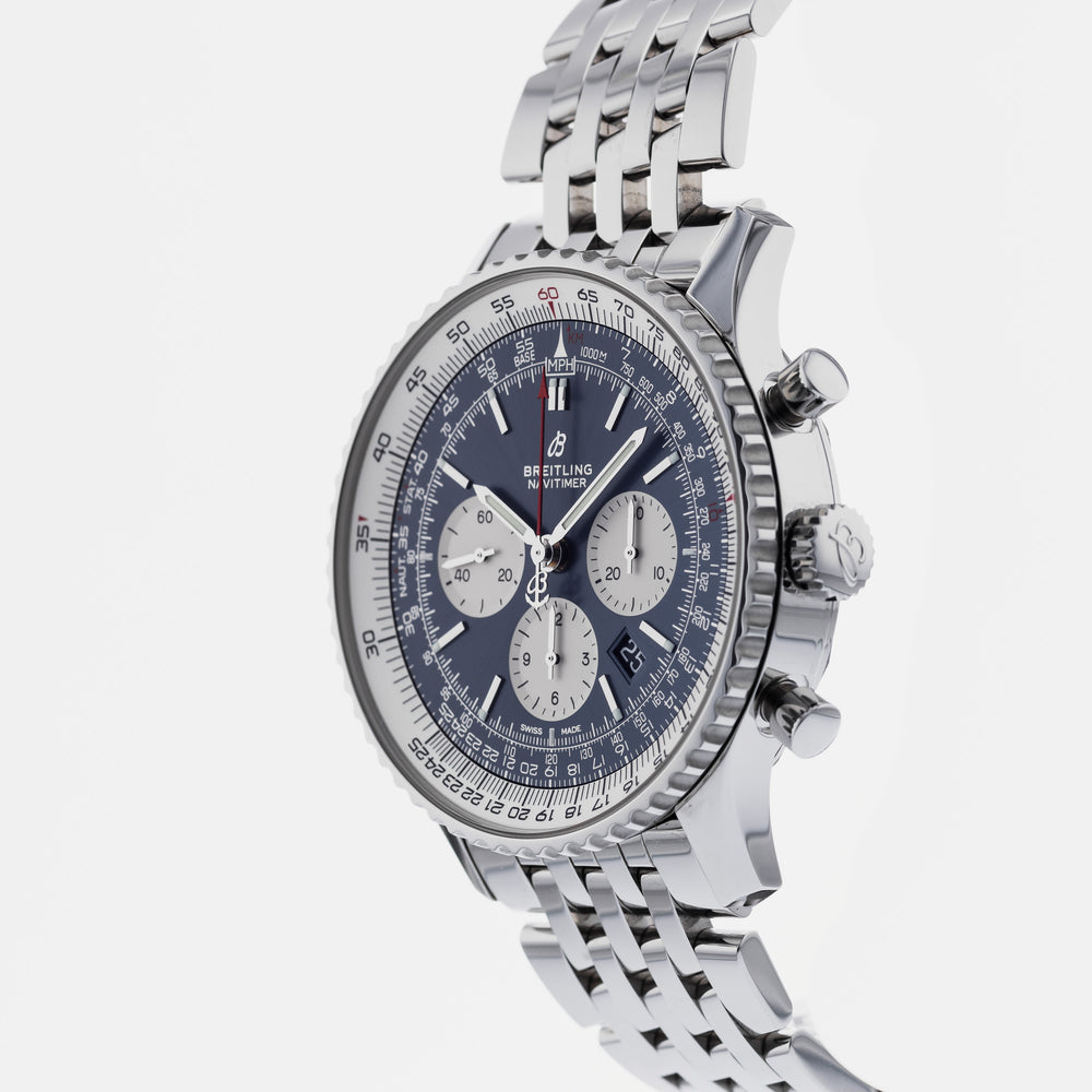 Breitling Navitimer 01 AB0127 2