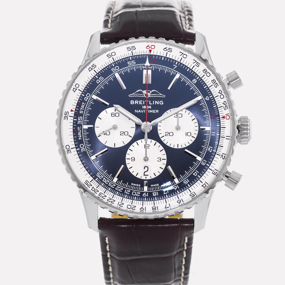 Breitling Navitimer 01 AB0137 1