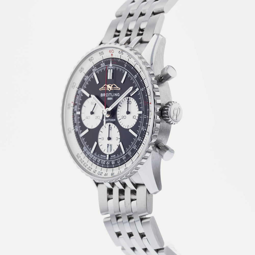 Breitling Navitimer AB0138 2